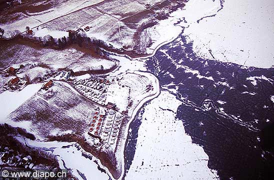 298 - Suisse - Lac de Gruyre gel
