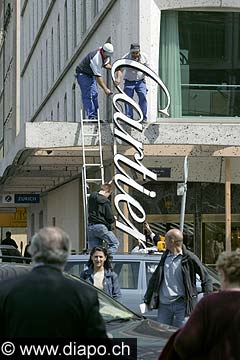 864 - Genve se barricade