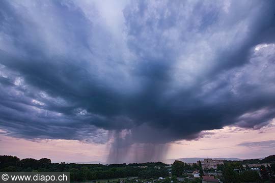 10482 - Orage sur Lausanne, Suisse -  nuages, storm, ciel, nuageux, pluie, tempête, soir, Switzerland