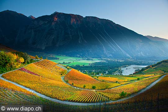 10710 - Photo: Suisse, Valais, vignoble entre leuk et Varen, switzerland, swiss wines - wein, schweiz