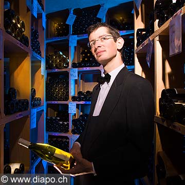 11212 - Lionel Apollaro sommelier, restaurant Grard Rabaey, le Pont de Brent sur Montreux