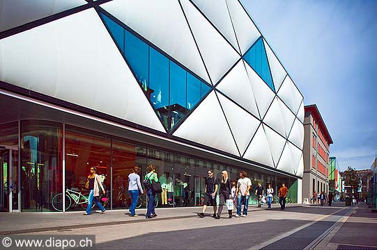 11953 - Photo - Suisse - Lausanne - centre ville, Flon - switzerland