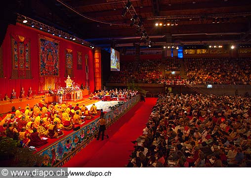 12730 - Photo: Tenzin Gyatso, le dala-lama, le plus haut chef spirituel du Tibet  Lausanne en Suisse