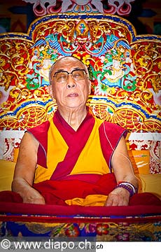 12736 - Photo: Tenzin Gyatso, le dala-lama, le plus haut chef spirituel du Tibet  Lausanne en Suisse