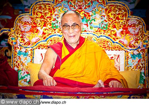12745 - Photo: Tenzin Gyatso, le dala-lama, le plus haut chef spirituel du Tibet  Lausanne en Suisse