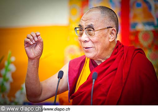 12763 - Photo: Tenzin Gyatso, le dala-lama, le plus haut chef spirituel du Tibet  Lausanne en Suisse