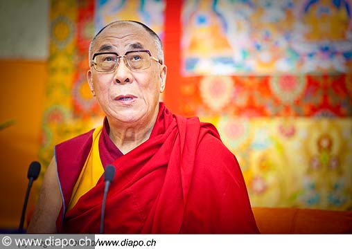 12764 - Photo: Tenzin Gyatso, le dala-lama, le plus haut chef spirituel du Tibet  Lausanne en Suisse
