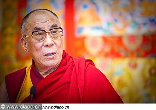 12769 - Photo: Tenzin Gyatso, le dala-lama, le plus haut chef spirituel du Tibet  Lausanne en Suisse