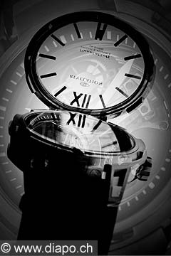 12806 - Montre Revelation Un  mange  rvlateur de grandes motions horlogres