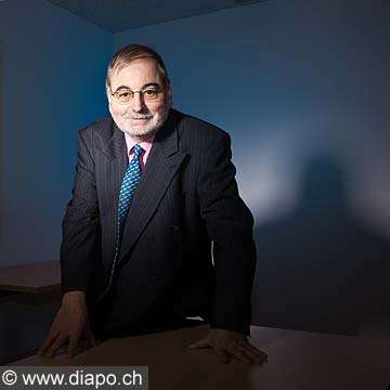 12813 - John Dupraz succde  Franois Erard,  la tte de l'Office de promotion des produits agricoles de Genve (OPAGE).