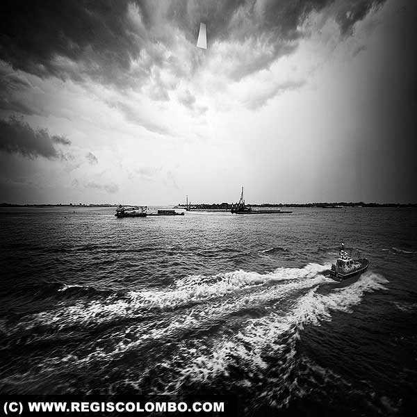 13044 - Le remorqueur, Italie