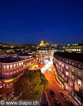 13153 - Lausanne de nuit, la Cathdrale