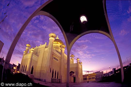 2868 - Brunei - Mosque Omar Ali Saifuddin