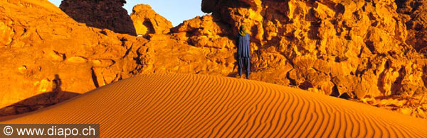 3347 -  Le Nomade sur la dune à Ouan-Raggia