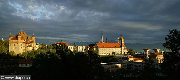 4466 - Le Chteau et la Cathdrale de Lausanne