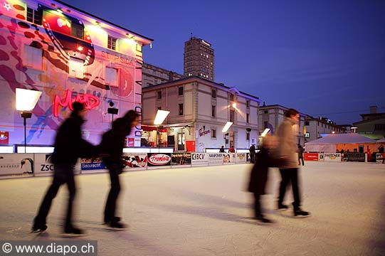 4983 - Patinoire  la PLace du Flon de Lausanne - suisse
