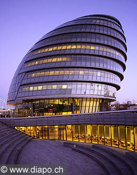 5037 - Photo : Londres, Angleterre - quartier moderne - building Designed by Foster and Partners unveil Greater London Authority GLA