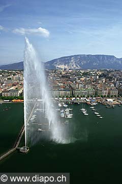 8071 - Photo : Suisse - ville de Genve - jet d'eau et Salve - lac Lman - Geneva