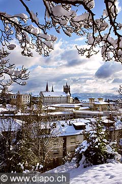 8465 - Suisse - Lausanne sous la neige et la Cathdrale