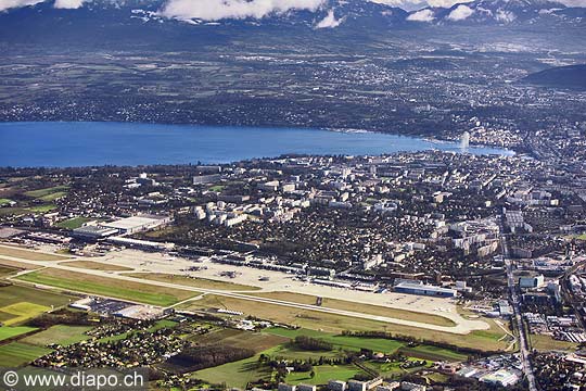 8488 - Photo : Suisse - Ville de Genve - aroport - lac Lman - Geneva airport