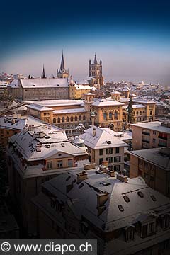 9606 - Photo: Suisse, Ville de Lausanne, le Palais de Rumine et la Cathdrale sous la neige - city of Lausanne, Switzerland