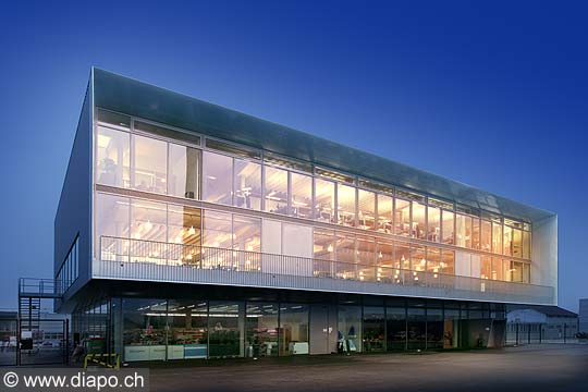 9905 - Photo : architecture de nuit