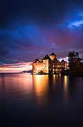 10676 - Suisse, Le Chteau de Chillon de nuit au bord du lac Lman