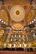 10835 - Photo : Istanbul, Turquie, Mosque Yeni Cami - The Yeni Mosque, New Mosque or Mosque of the Valide Sultan - Turkish  Yeni Cami, Yeni Valide Camii