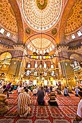 10855 - Photo : Istanbul, Turquie, Mosque Yeni Cami - The Yeni Mosque, New Mosque or Mosque of the Valide Sultan - Turkish  Yeni Cami, Yeni Valide Camii