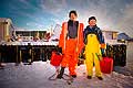 11085 - Photo :  Norvège,  Arctique, îles Lofoten, la pêche aux Skrei  un cabillaud pas comme les autres, enfants de pêcheur