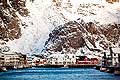 11163 - Photo :  Norvège,  Arctique, îles Lofoten, village de Henningsvaer, l\'île de Austvagoy