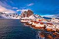 11197 - Photo :  Norvège,  Arctique, îles Lofoten, île de Moskenesoy, village de pêcheurs de Hamnoy près de Reine