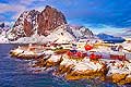 11199 - Photo :  Norvège,  Arctique, îles Lofoten, île de Moskenesoy, village de pêcheurs de Hamnoy près de Reine