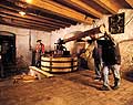 2719 - Suisse - Lavaux, pressoir  la main chez un vigneron de Cully