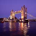 5039 - Photo : Londres, Angleterre - Le Tower Bridge, construit en 1894 sur la Tamise