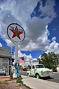 9122 - Photo : USA, Etats-Unis, Arizona, Route 66, town of Seligman, Image of America