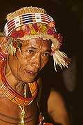 9418 - Photo : Hommes-fleurs, Mentawais, le de Siberut, Indonsie