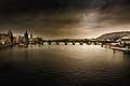 9505 - Photo:  Pont Charles à  Prague et la rivière Vltava - Pragua, Karluv most