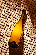 9623 - Photo : bouteilles de vins, bouchons - bottles wines